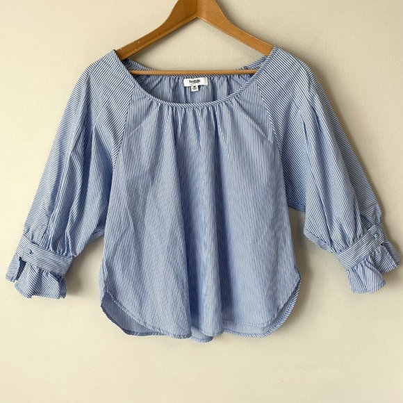 Blue/White Striped Blouse 3/4 Sleeve w/ Cute Ruffle & Button Details! - Picture 1 of 11